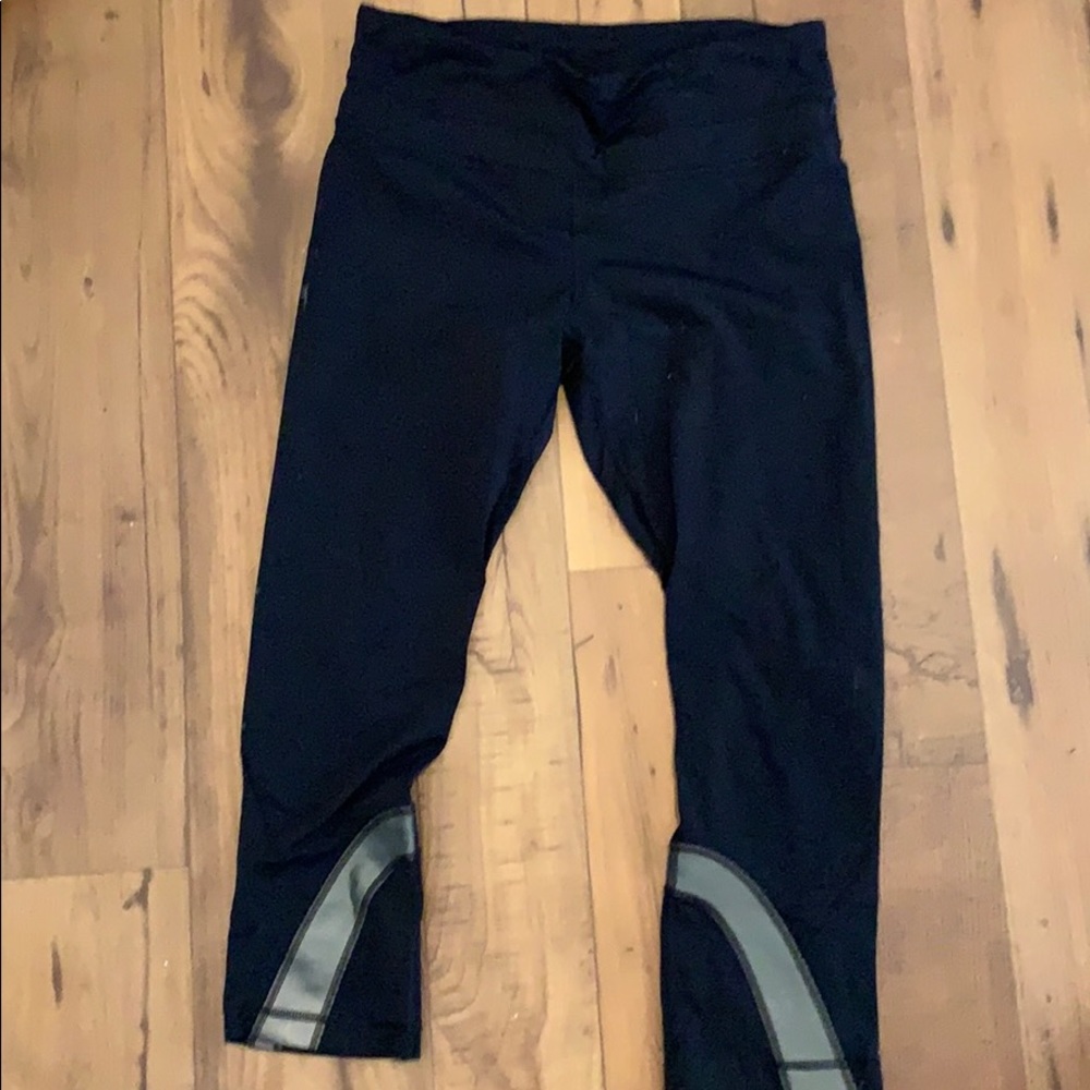 Black LuLu Leggings-Cropped with Pocket